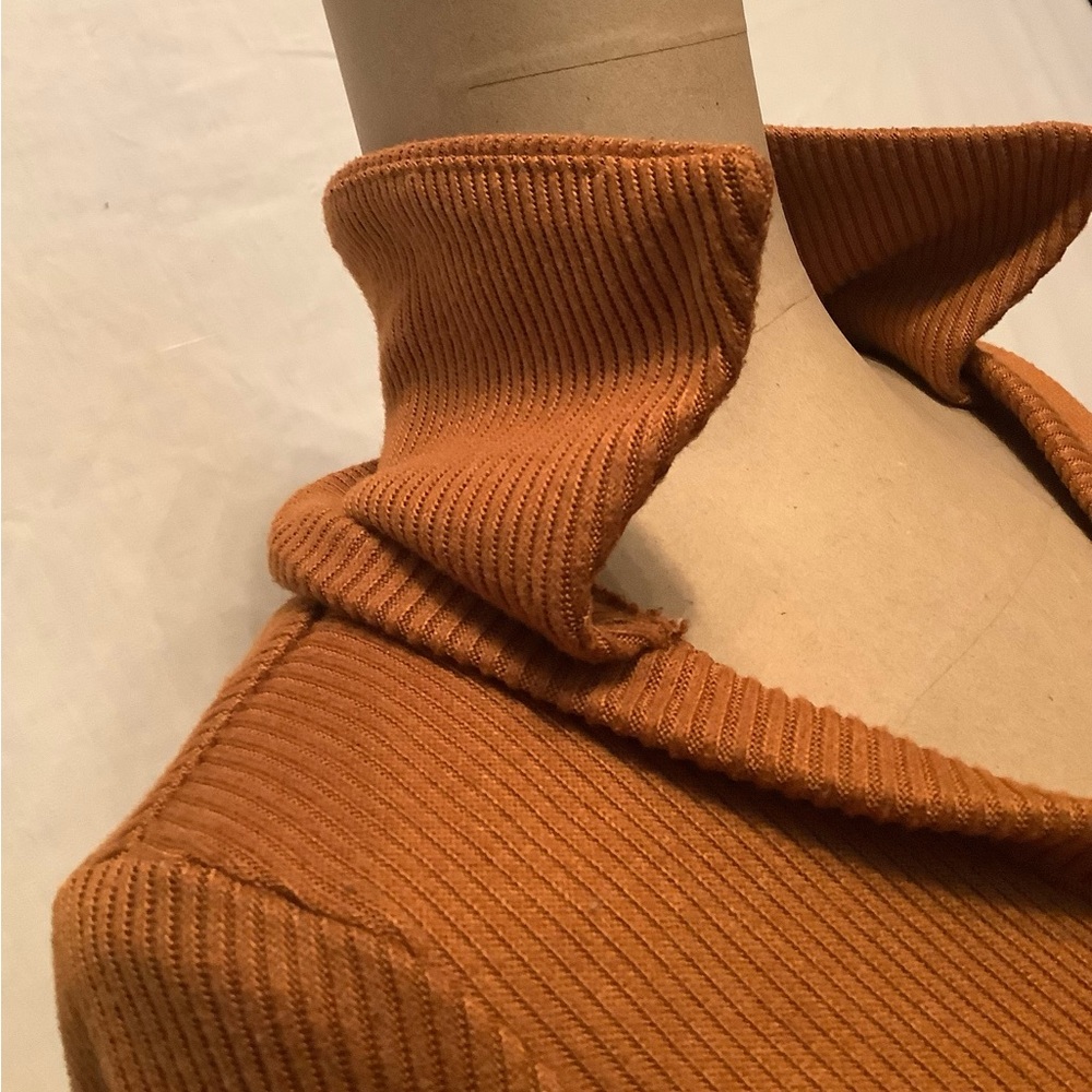 Free Assembly Women's XS Button-Up Orange Sweater - Picture 6 of 11